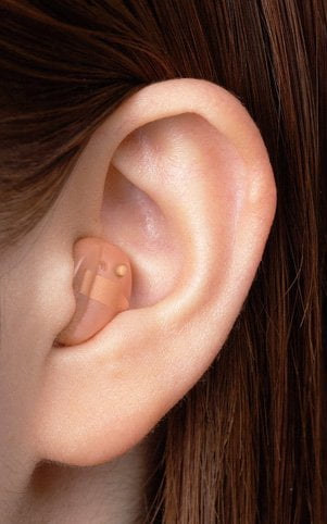 耳あな型補聴器装用イメージ